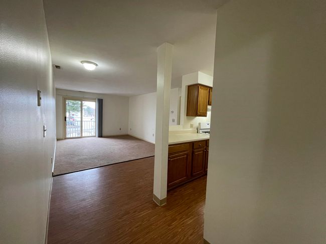 APT-302 - 7 Railroad Ave, Condo with 2 bedrooms, 1 bathrooms and null parking in Derry NH | Image 16