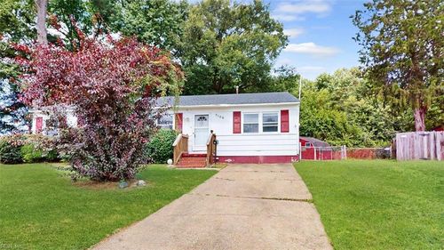 5106 Hazelwood Rd, Hampton, VA, 23605-1412 | Card Image