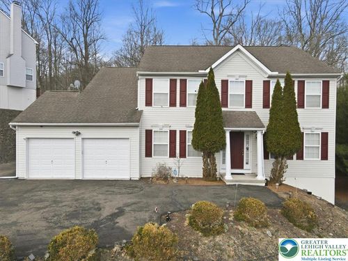 706 Franklin Ct, East Stroudsburg, PA, 18302-6672 | Card Image