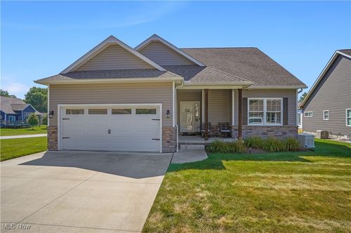 341 Alexis Ln, Canal Fulton, OH, 44614-8179 | Card Image