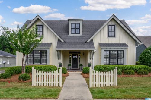 2034 Kirkman Dr, HOOVER, AL, 35242-4638 | Card Image