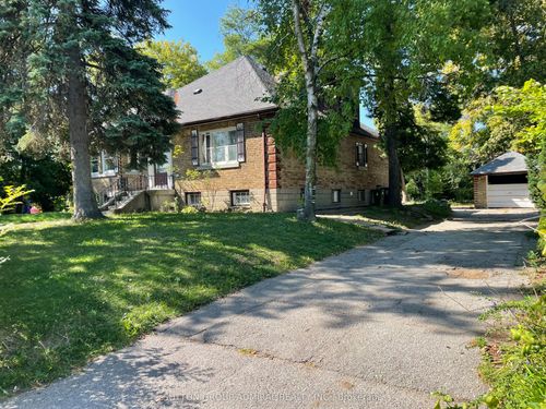 2 Botfield Ave, Etobicoke, ON, M9B4C7 | Card Image