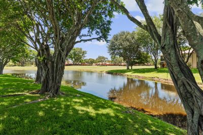 A - 31 Stratford Lane W, Condo with 2 bedrooms, 2 bathrooms and null parking in Boynton Beach FL | Image 1