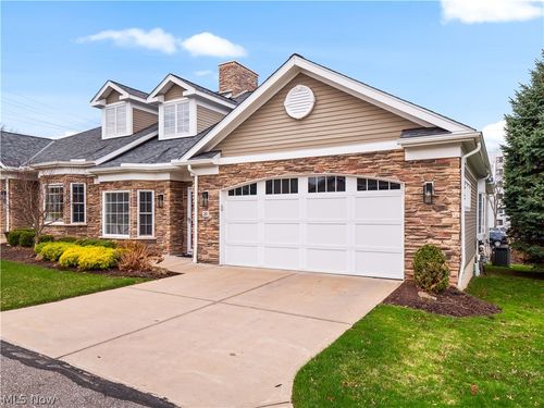 20 Somerset Drive, Rocky River, OH, 44116 | Card Image