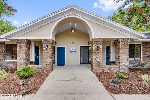 3725 Dupont Station Ct S, JACKSONVILLE, FL, 32217-2518 | Card Image