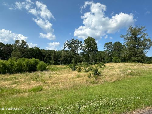 9050 Kerri Ruth Rd, Hernando, MS, 38632-6327 | Card Image