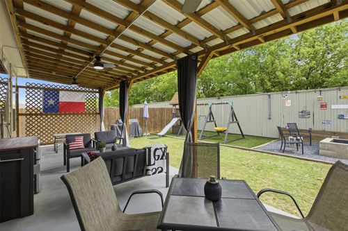 309 La Dera Dr, Liberty Hill, TX, 78642-2122 | Card Image
