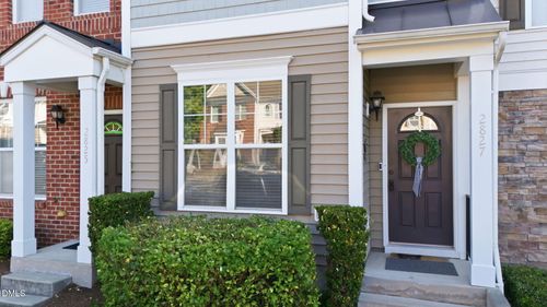 2827 Corbett Grove Dr, Raleigh, NC, 27616-5594 | Card Image