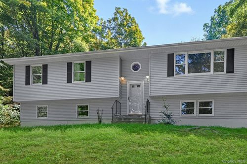 5760 Route 82, Clinton Corners, NY, 12514-2146 | Card Image
