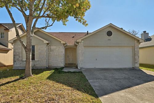 226 Sunshadow Dr, Lockhart, TX, 78644-4580 | Card Image