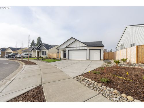 665 Parker Loop, Silverton, OR, 97381 | Card Image