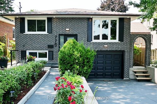 776 Garth St, Hamilton, ON, L9C4K4 | Card Image