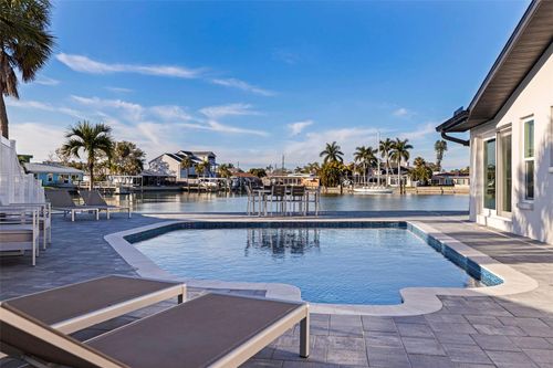 1514 Sea Gull Dr S, St Petersburg, FL, 33707-3837 | Card Image