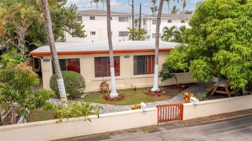 125 Cleveland St, Lake Worth Beach, FL, 33461-4805 | Card Image