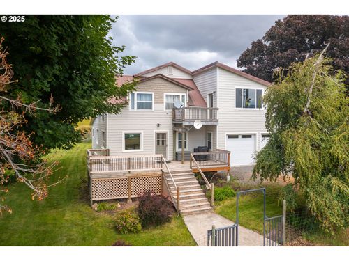 68544 Hug Rd, Summerville, OR, 97876-8126 | Card Image