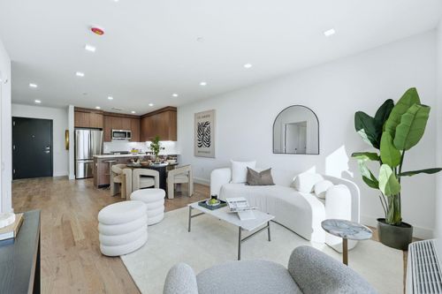 402-8404 4th Ave, North Bergen, NJ, 07047-5095 | Card Image