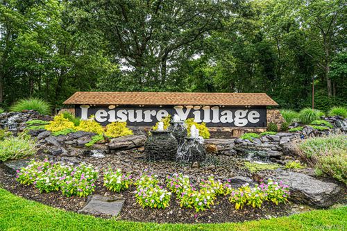 231 Blackpool Ct, Ridge, NY, 11961-1348 | Card Image