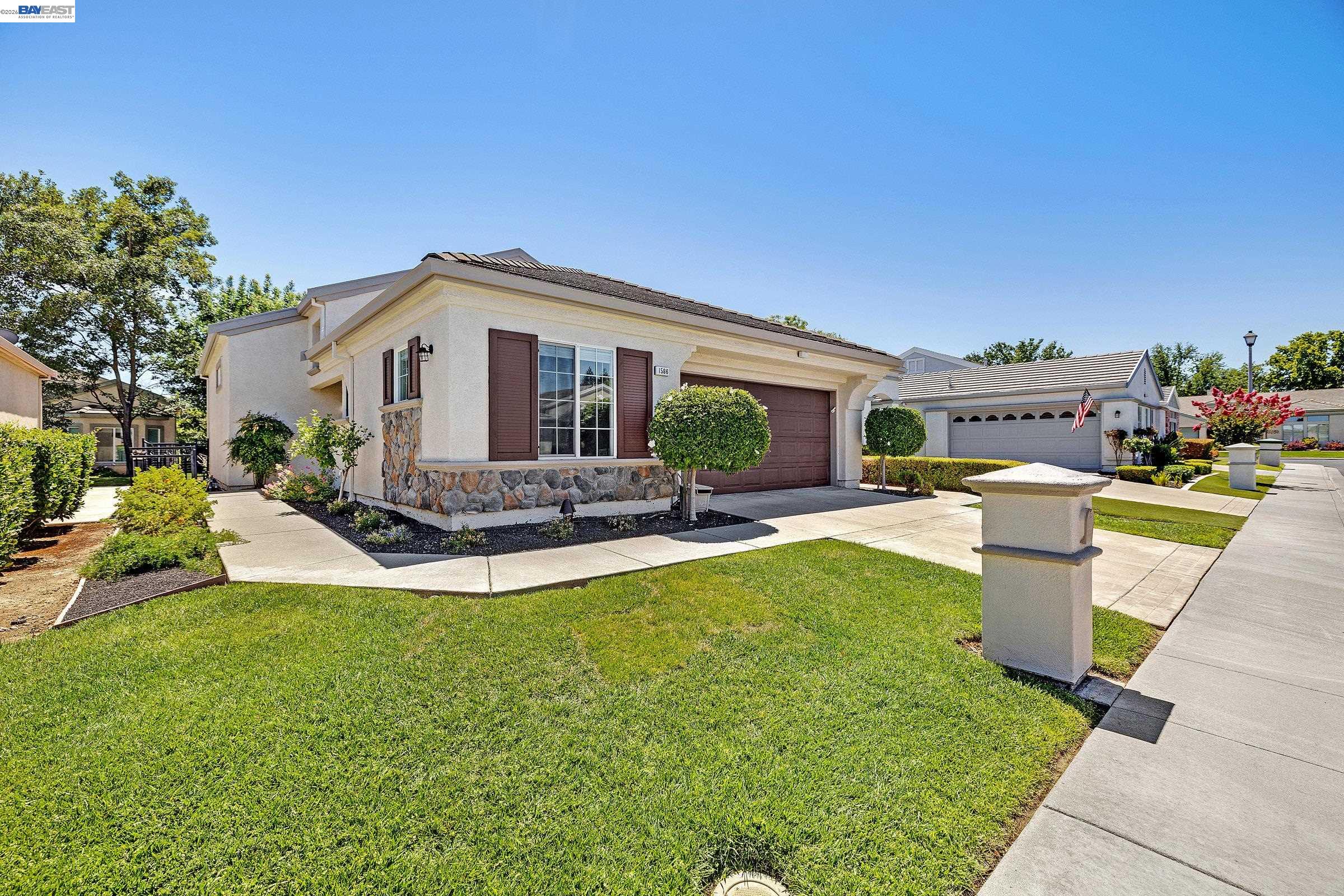 Residential in Brentwood 2
