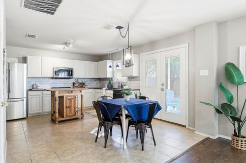 2225 Southway, Denton, TX, 76207-1029 | Card Image