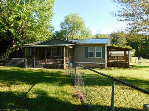 5704 & 5700 Pine Swamp Rd, Sparta, NC, 28675-9680 | Card Image