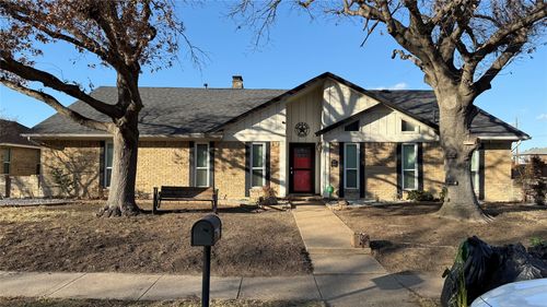 1000 Oxfordshire Dr, Carrollton, TX, 75007-4817 | Card Image