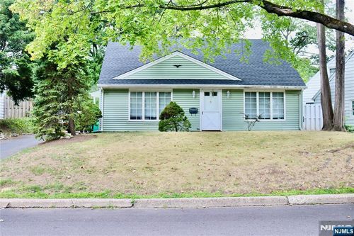 117 Spruce St, Midland Park, NJ, 07432-1136 | Card Image