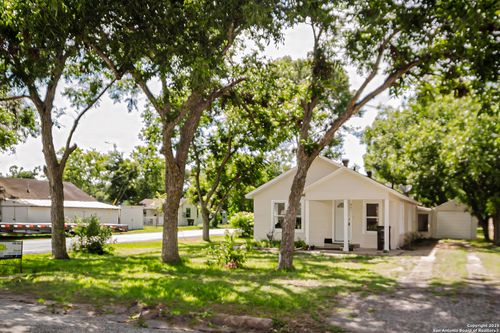801 Hayden St, El Campo, TX, 77437 | Card Image