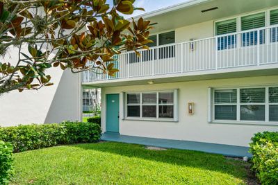 108 - 700 Horizons W, Condo with 1 bedrooms, 1 bathrooms and null parking in Boynton Beach FL | Image 2