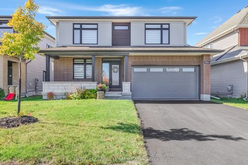 711 Moonflower Cres, Gloucester, ON, K1T0X8 | Card Image