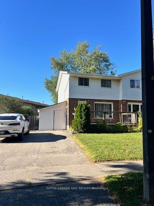 4227 Briarwood Ave, Niagara Falls, ON, L2E6Z1 | Card Image
