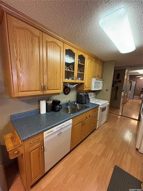 110a-4040 8th St E, Saskatoon, SK, S7H5L4 | Card Image
