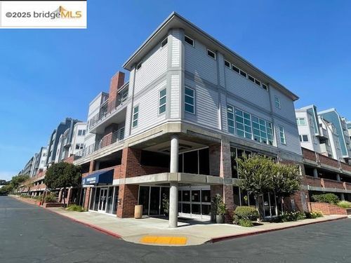 apt-2404-6400 Christie Ave, Emeryville, CA, 94608-1032 | Card Image