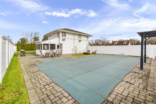 40 Balsam Ln, House other with 3 bedrooms, 2 bathrooms and null parking in Commack NY | Image 22