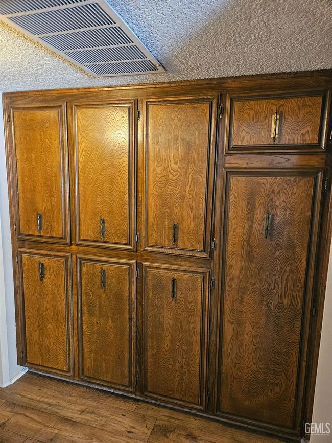 5708 Cypress Point Dr, Condo with 2 bedrooms, 1 bathrooms and null parking in Bakersfield CA | Image 14