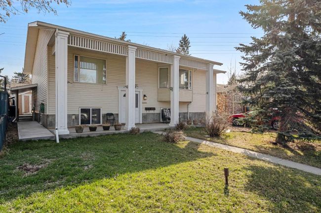 5220 19 Avenue Nw, Home with 4 bedrooms, 2 bathrooms and 5 parking in Calgary AB | Image 3