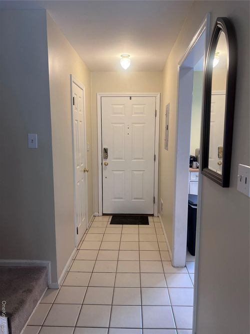 22 Yorkshire Ter, Washingtonville, NY, 10992-1275 | Card Image