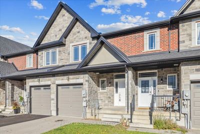 7 Callon Dr, House attached with 3 bedrooms, 3 bathrooms and 2 parking in Ancaster ON | Image 2