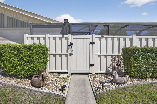 5662 Golden Eagle Cir, Palm Beach Gardens, FL, 33418-1501 | Card Image