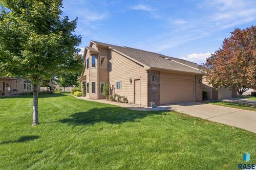 8103 S Brenda Pl Place, Sioux Falls, SD, 57108-6321 | Card Image