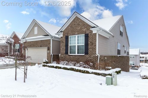 1218 Lark St, Lake Orion, MI, 48360-2541 | Card Image