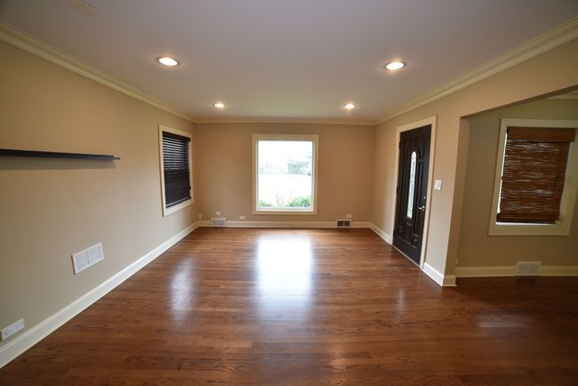 813 S Wolf Rd, House other with 3 bedrooms, 3 bathrooms and 2 parking in Des Plaines IL | Image 5