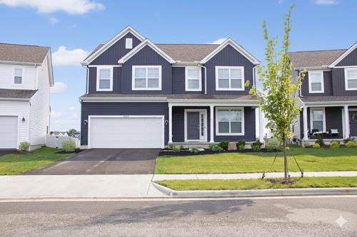 8145 Rhoderick Cir, Reynoldsburg, OH, 43068-3736 | Card Image