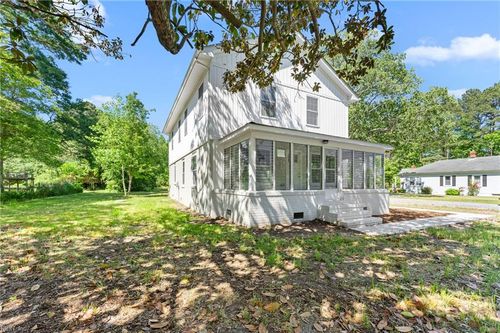 9481 Maryus Rd, Hayes, VA, 23072-4031 | Card Image