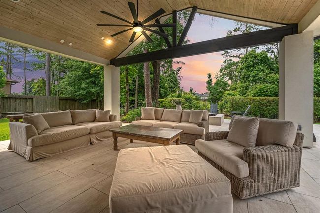 Enjoy peaceful evenings on your patio and no rear neighbors! | Image 8