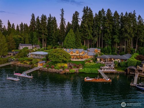 5522 Ne Fletcher Lndg, Bainbridge Island, WA, 98110-2630 | Card Image