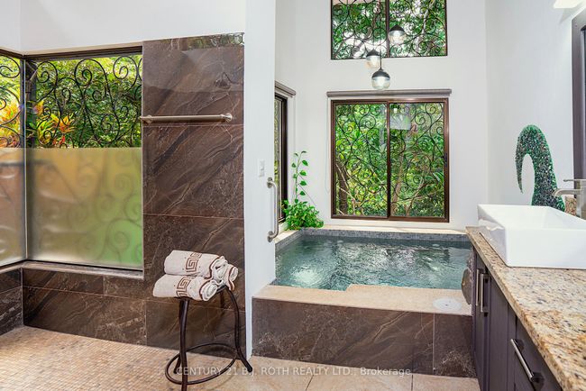 1 Howler Heights, Condo with 2 bedrooms, 2 bathrooms and 4 parking in Costa Rica ON | Image 12