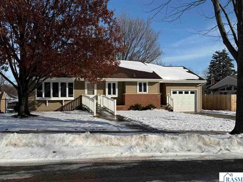 422 West St, New Ulm, MN, 56073-1528 | Card Image