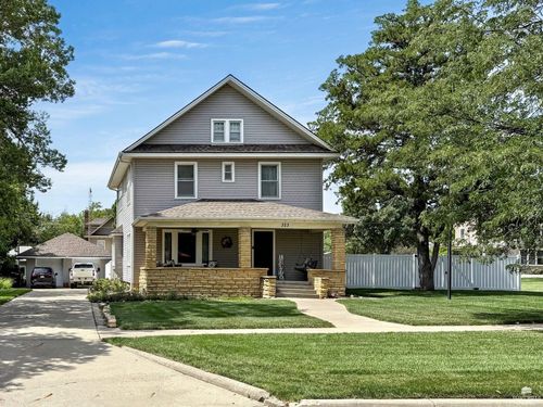 323 N Campbell Ave, Beloit, KS, 67420-2429 | Card Image