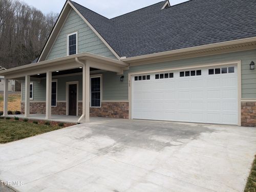 505 Hickory Tree Private Dr, Kingsport, TN, 37663-3670 | Card Image