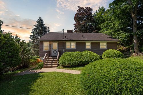 116 9th Ave, Baraboo, WI, 53913-1639 | Card Image